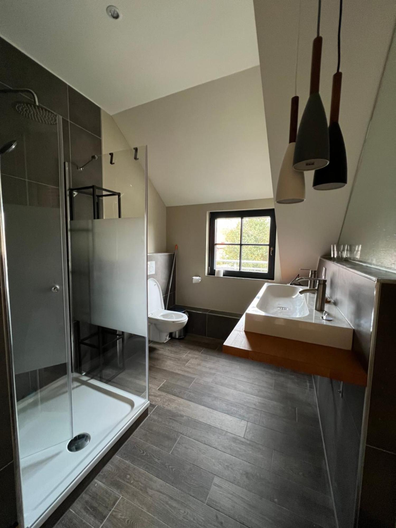 Luxus Lindenhof Apartments -Ferienwohnungen In Friesland An Der Nordsee Am Naturschutzgebiet Urwald Neuenburg  Bilik gambar