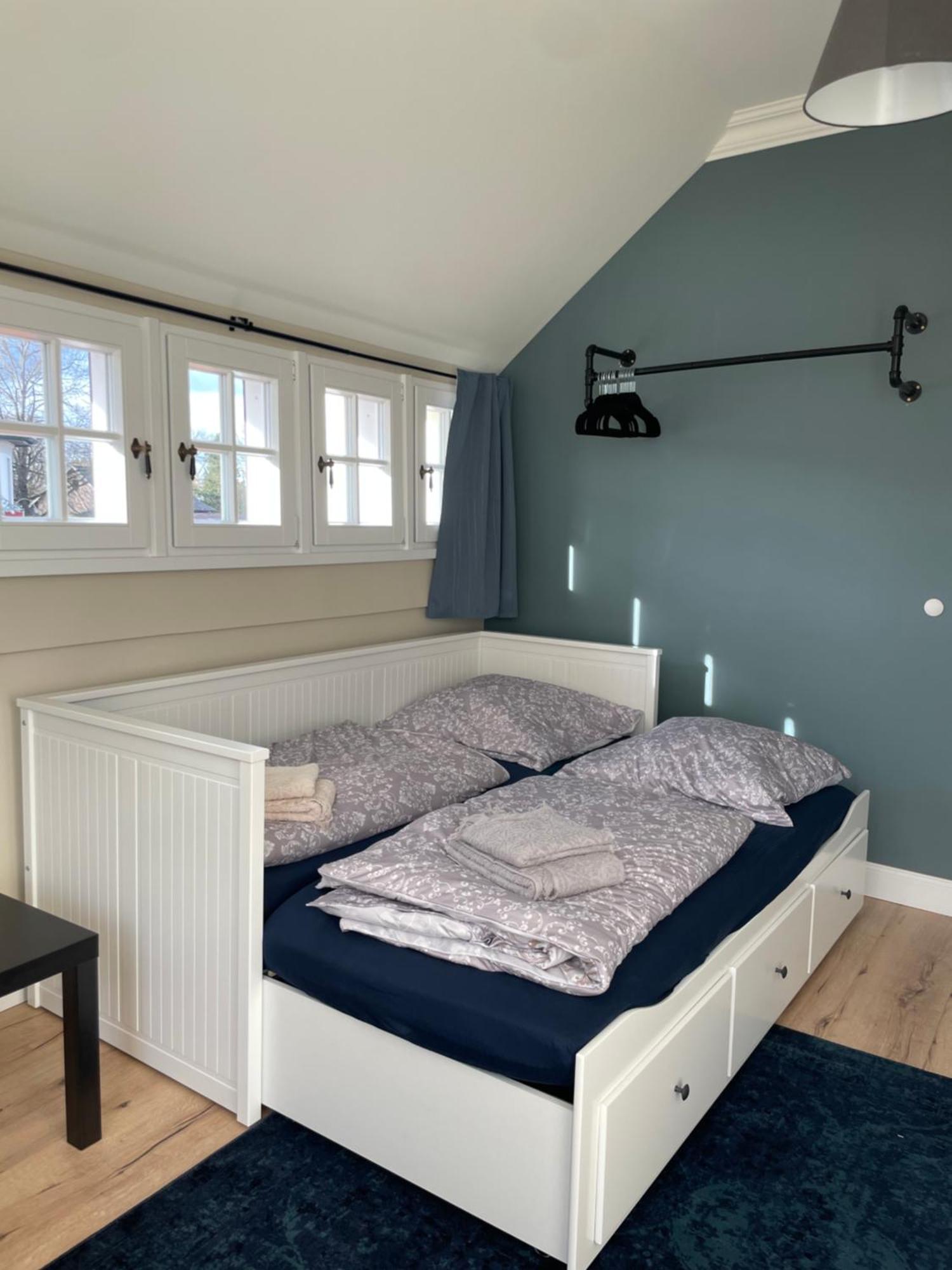 Luxus Lindenhof Apartments -Ferienwohnungen In Friesland An Der Nordsee Am Naturschutzgebiet Urwald Neuenburg  Bilik gambar